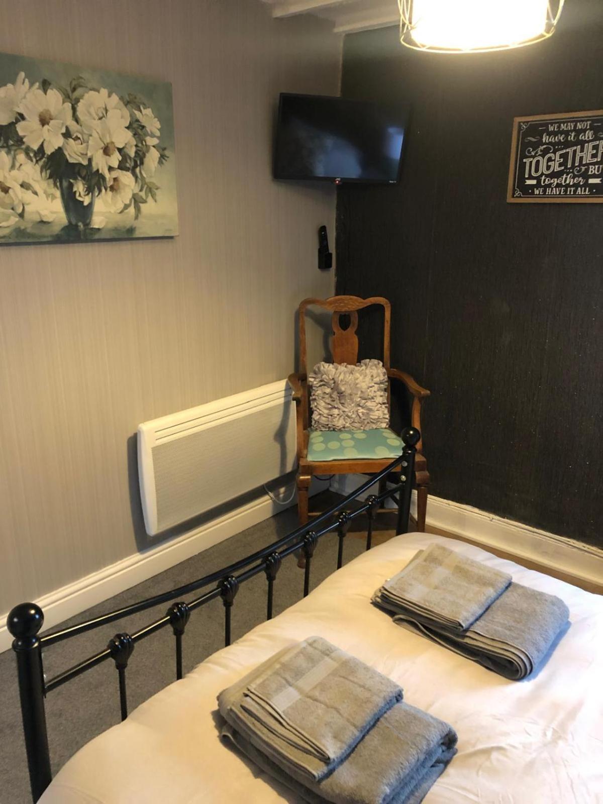 The Eagles Inn Rhayader Bagian luar foto