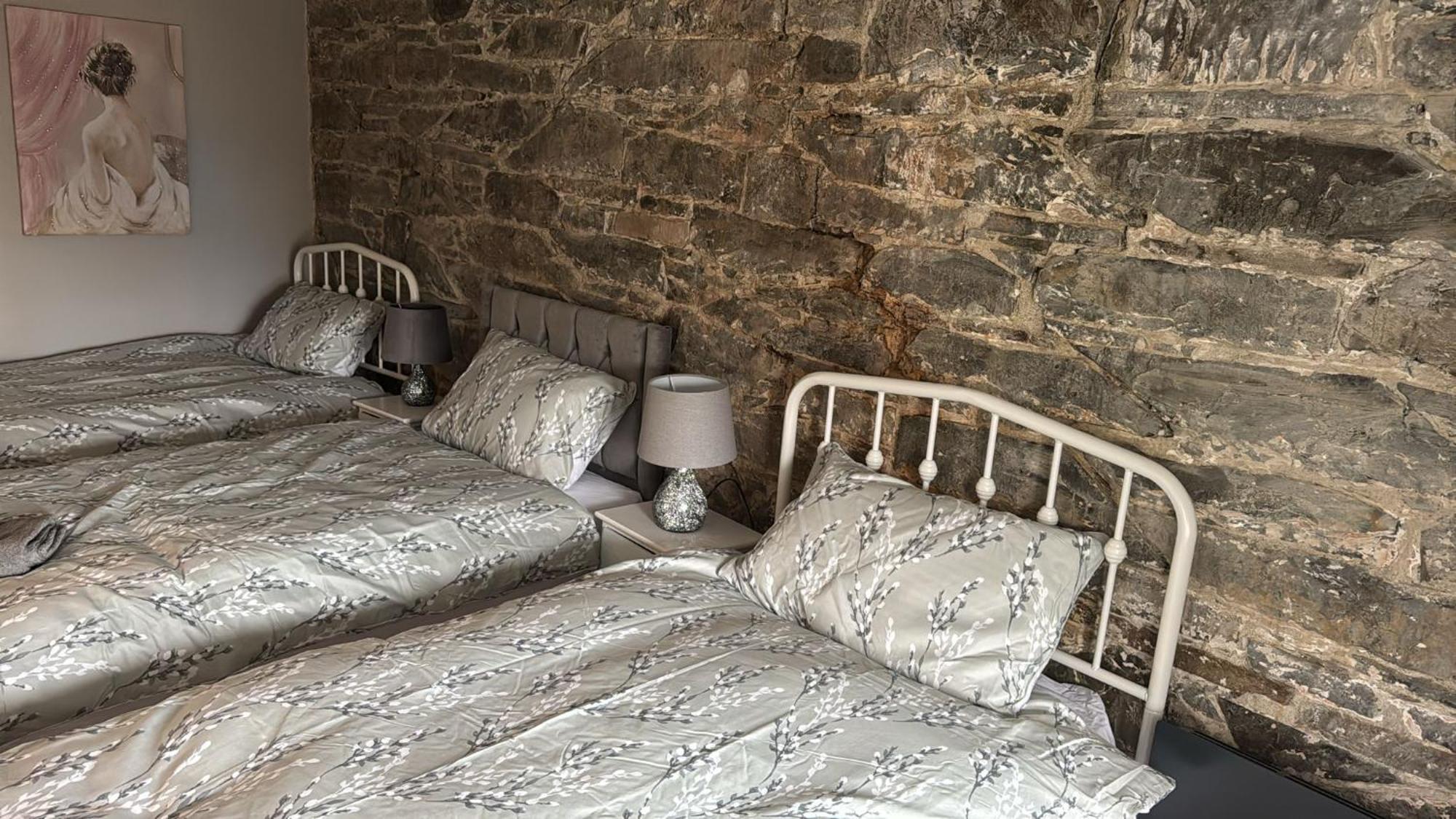 The Eagles Inn Rhayader Bagian luar foto